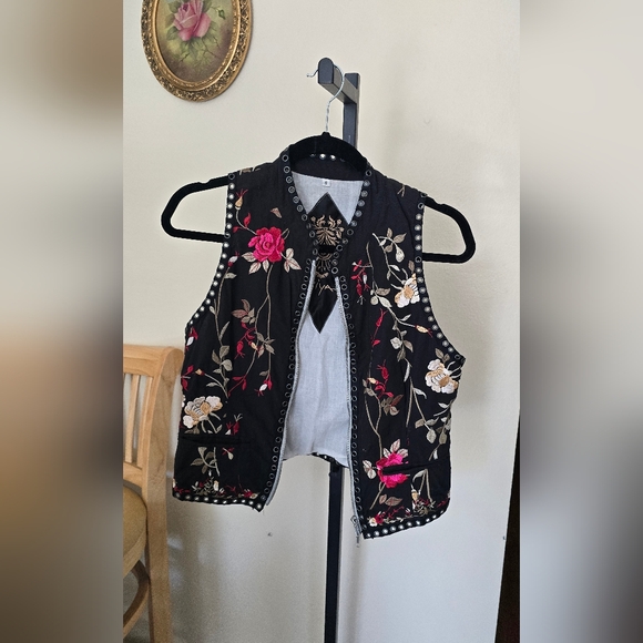 Biya vest - Picture 3 of 11